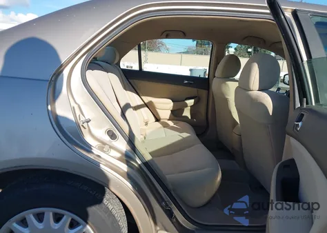 2004 Honda Accord 2.4 Dx z USA, uszkodzony, nr VIN 1HGCM56184A079921